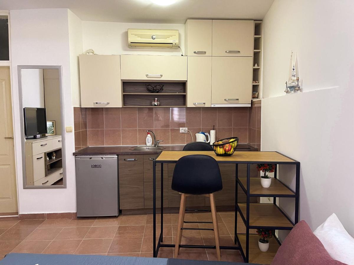 Al Mare Apartment Igalo Exterior photo