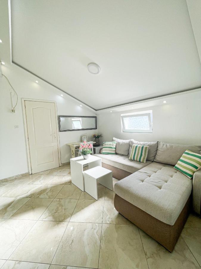 Al Mare Apartment Igalo Exterior photo