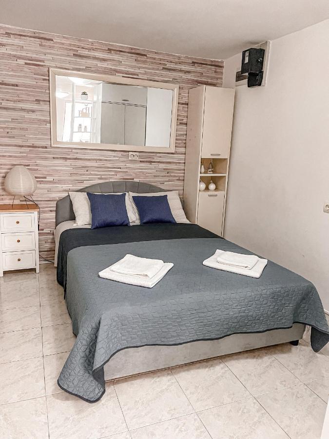 Al Mare Apartment Igalo Exterior photo